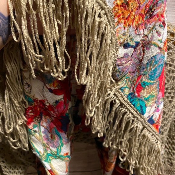 Boho knit top with fringe NWOT - Picture 5 of 12